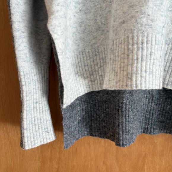 Athleta Long Sleeve Turtleneck Two Tones Wool Blend Sweater Women's Size XS - Picture 3 of 10